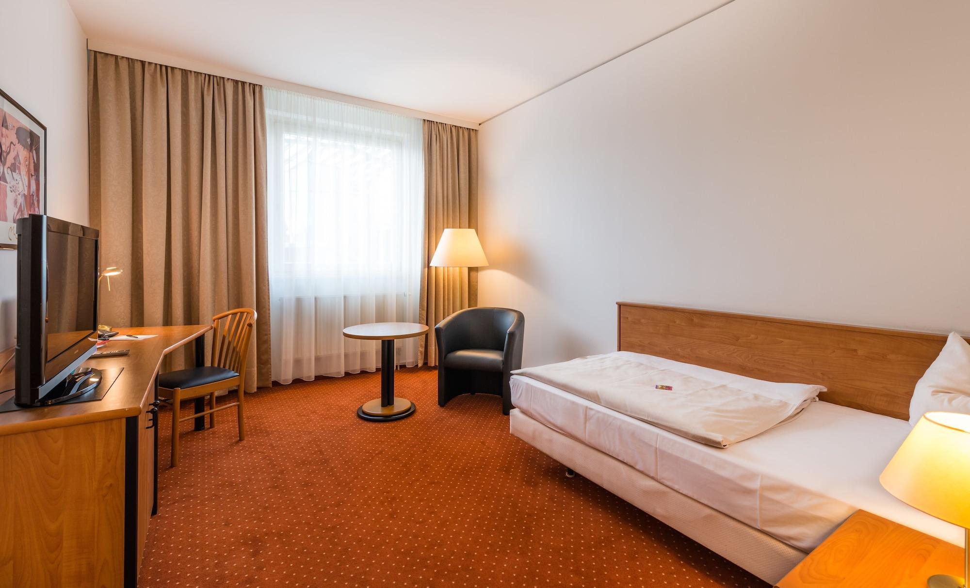 Novina Suedwestpark Hotel