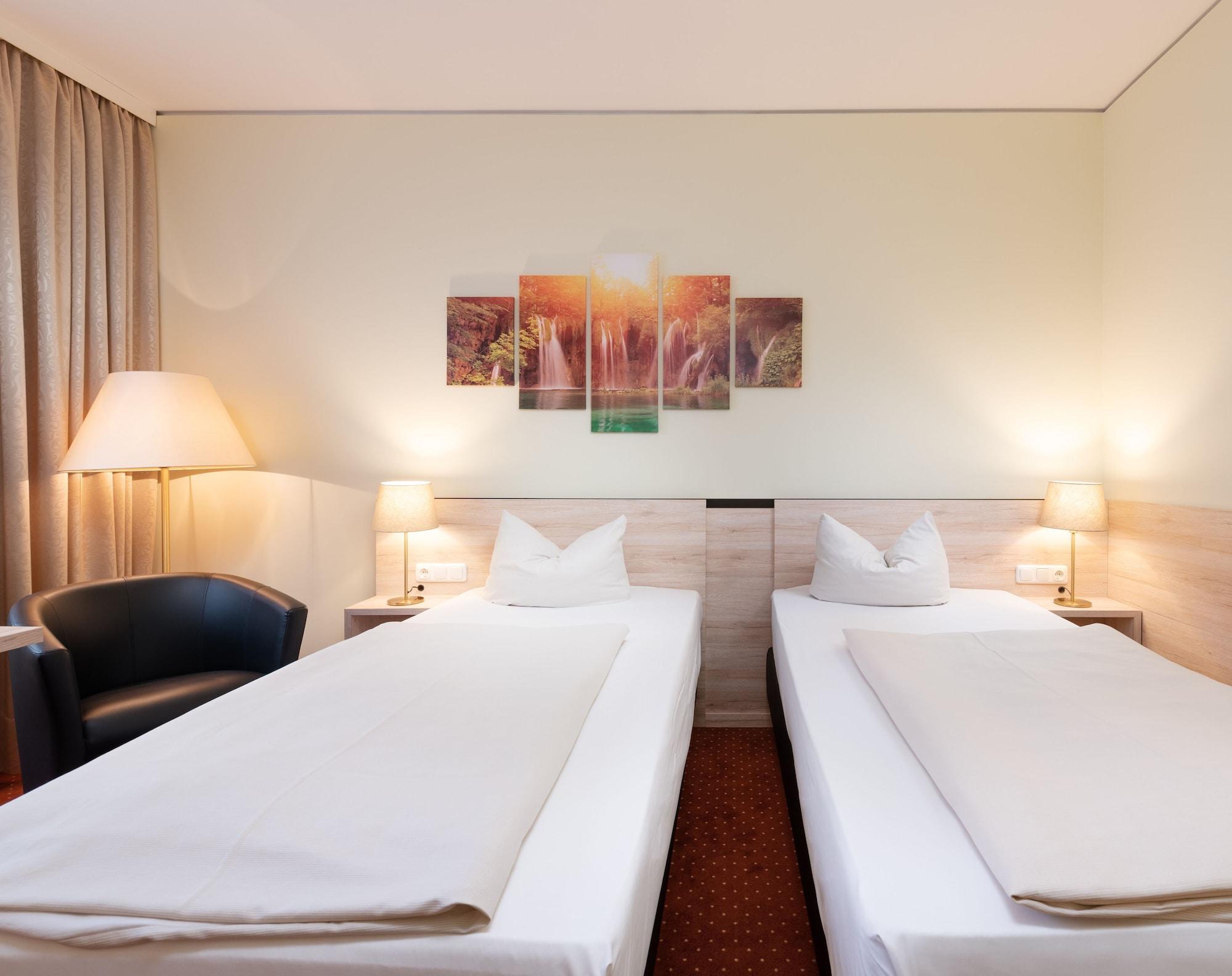 Hotel Novina Suedwestpark