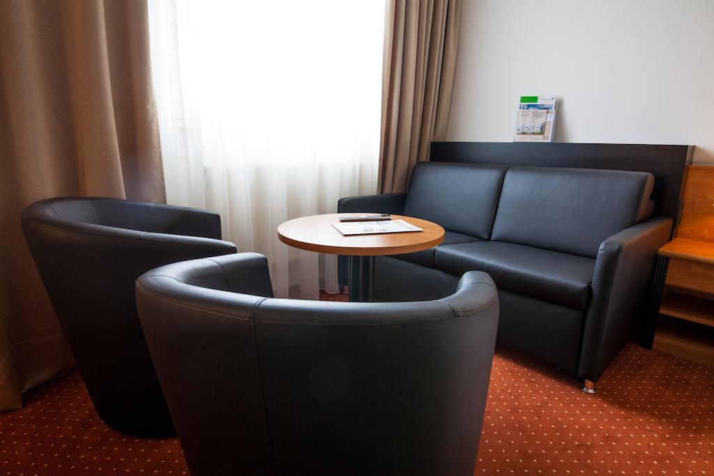 Hotel Novina Suedwestpark 4*