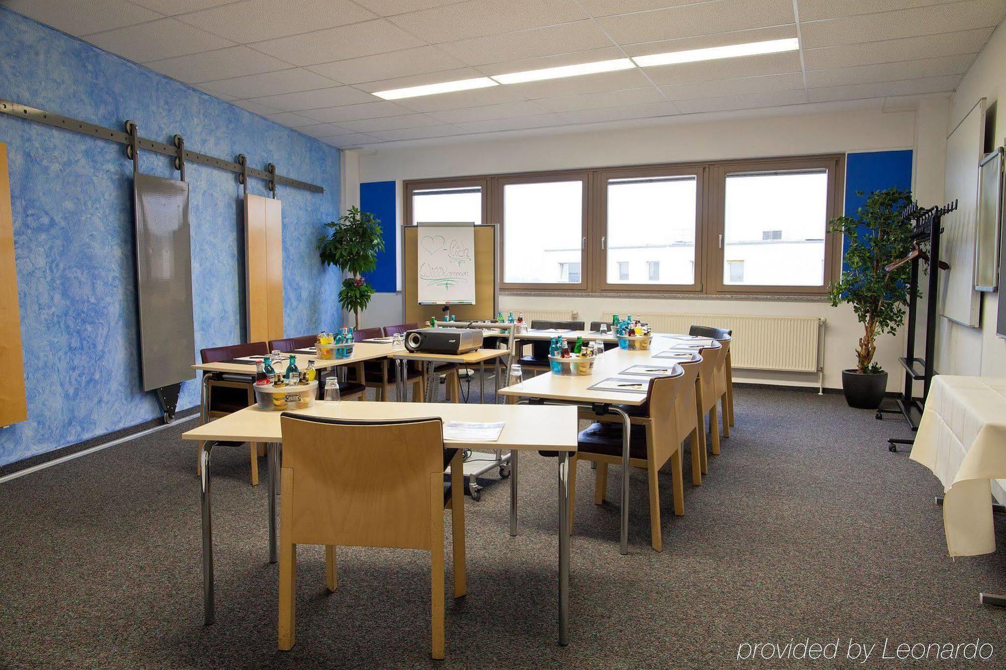 Novina Suedwestpark Hotel Nuremberg