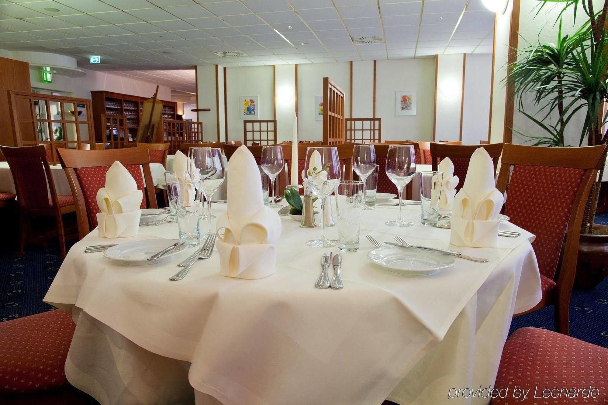 Novina Suedwestpark Hotel